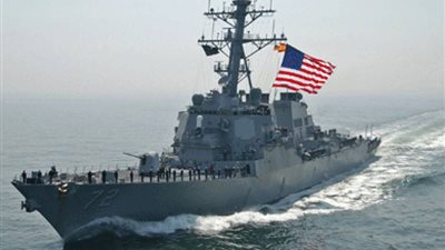 استهداف مدمرة أمريكية من قبل الحوثيين عند باب المندب