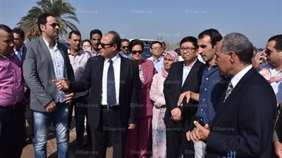 وفد صيني يتفقد موقع إقامة مصنع الورق من قش الأرز برشيد (فيديو)