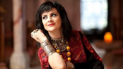 8 شخصيات نسائية استطعن الصمود أمام سرطان الثدي