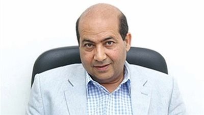 شقيق محمد رمضان يوجه رسالة للناقد طارق الشناوي