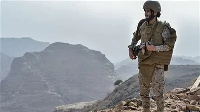 استشهاد جندي بعد تعرُّض مركز بـ 