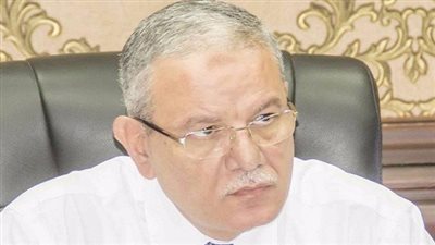 محافظ المنيا ينتقل إلى موقع تصادم 13 سيارة على 