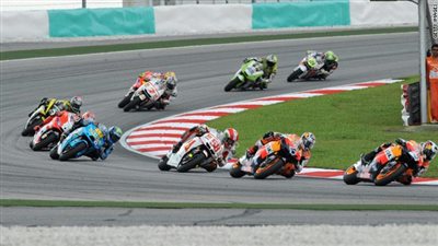 روسي أول المنطلقين في اليابان ولورينزو الثالث بعد حادث