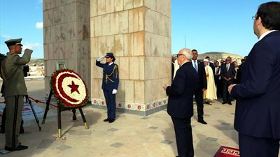 السبسي يشرف على موكب إحياء الذكرى 53 لعيد الجلاء