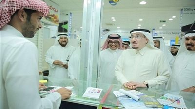 وزير العمل: لا تراجع عن قرار توطين قطاع الاتصالات