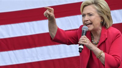 سياسي روسي: إذا فازت كلينتون ستكون أخر رئيسة لأمريكا