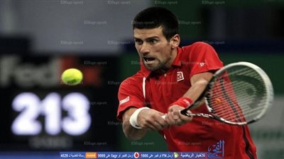 ديوكوفيتش يكسر مضربه ويمزق قميصه بعد الخسارة أمام باوتيستا