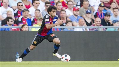 بازل يسحق لوزيرين بثلاثية في غياب عمر جابر 