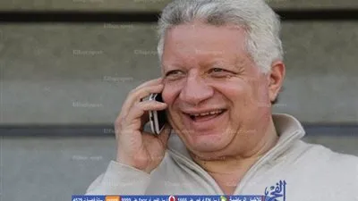 مرتضى منصور حارسا لمرمى الزمالك أمام صن داونز