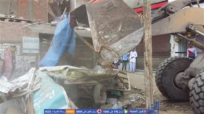حملة مفاجئة لرفع الإشغالات وإزال الأكشاك والأرصفة المخالفة بالخصوص والقناطر..(صور)