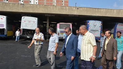 محافظ كفرالشيخ يتفقد مركز صيانة فرع هيئة النقل العام لغرب ووسط الدلتا (صور)