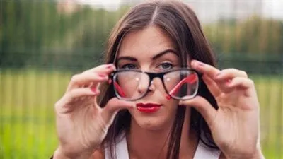 دراسة تكشف حقيقة العلاقة بين حدة الذكاء وقصر النظر