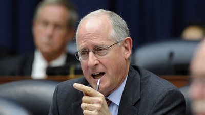 مسئول بالكونجرس الأمريكي يصل القاهرة