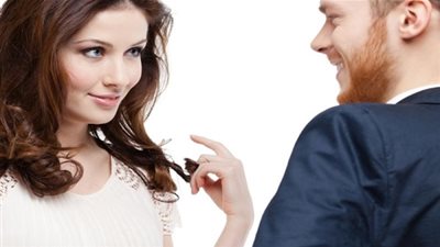 أول 9 أشياء تجذب انتباه المرآة في الرجل