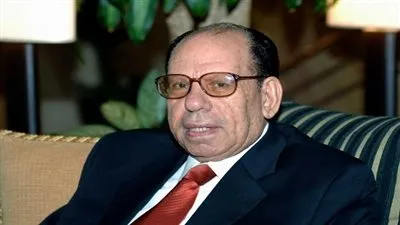 صلاح فضل: أطالب البرلمان بتجريم الفتاوى التكفيرية وقصر الفتوى على دار الإفتاء