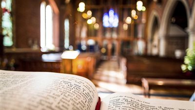 كنيسة انجلترا تبحث إلغاء قانون يستوجب إقامة قداس الأحد