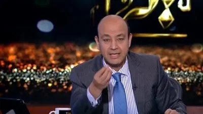 عمرو أديب يعرض لحظة وصول الطفل هادي إلى مركز مجدي يعقوب للقلب بأسوان (فيديو)