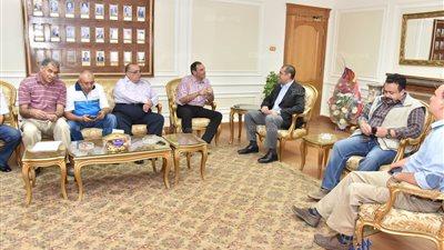 محافظ أسيوط  يُعلن متابعة تشغيل بعض المشروعات المتوقفة (صور)