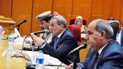 محافظ القليوبية يعرب عن استيائه من بطئ تنفيذ مشروعات الموارد المائية  (صور)