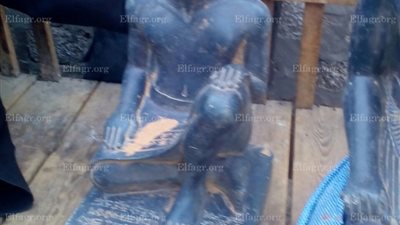 العثور على تمثالين أثريين خلال تنفيذ حملة إزالة في منفلوط