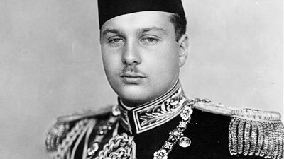 تعددت الألقاب والملك واحد