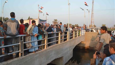 محافظ المنيا يفتتح كوبري إدمو الجديد بقرية دمشير