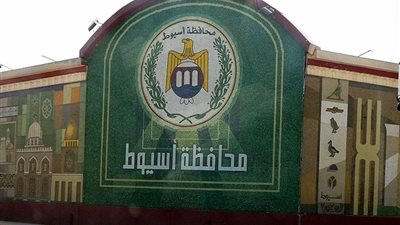 أسيوط اليوم: غلق محال تجارية وجمعية ومخبز لتعديهم علي الطريق العام وحركة نقل بالمنطقة الأزهرية 