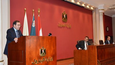 وزير البترول يشدد على ضرورة مكافحة الفساد والالتزام بالشفافية