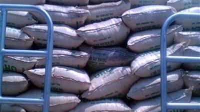 ضبط 360 شيكارة سماد قبل بيعها بالسوق السوداء في أسيوط