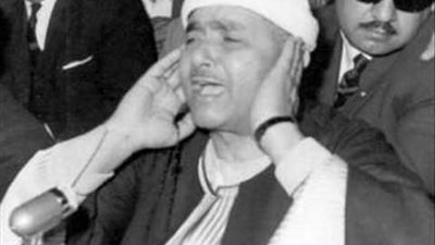 الشيخ مصطفى إسماعيل يحرج أنيس منصور