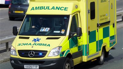 خدمات الإسعاف تعالج 26 شخصا بعد إخلاء مطار مدينة لندن