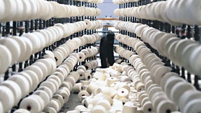 مصرع اثنين من العمال جراء وقوع انفجار داخل مصنع بباكستان