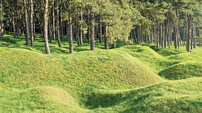 فرنسا تبدأ إخلاء مخيم 