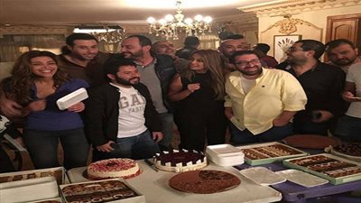 داليا مصطفى وأحمد السعدني وريهام حجاج يحتفلون بانتهاء تصوير 