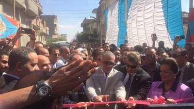 وزير التنمية المحلية يفتتح أعمال تطوير القرى الأكثر فقراً بـ