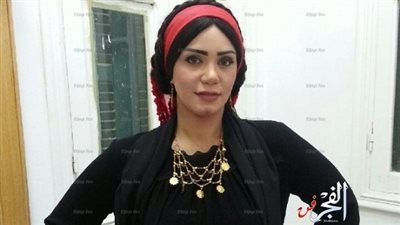 إيناس عز الدين بين 