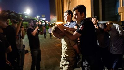 اعتقال 35 ألف شخص منذ محاولة الانقلاب الفاشلة في تركيا