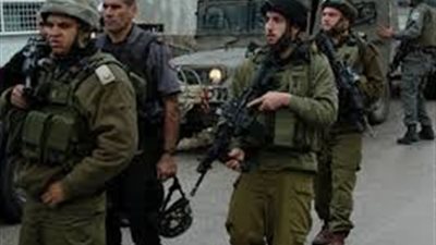 الاحتلال يغلق الأراضي الفلسطينية مع انتهاء عيد المظلات