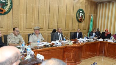 محافظ المنوفية يقبل تبرع 10 قراريط لبناء مدرسة بـ 