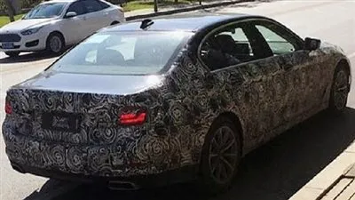 بي إم دبليو تختبر الفئة الخامسة الجديدة بقاعدة عجلات طويلة