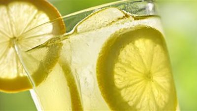 فوائد صحية مذهلة لمشروب الليمون بالعسل كل صباح.. تعرف عليها