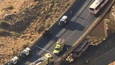 إغلاق عقبة ضلع بسبب انقلاب حافلة