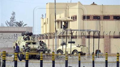 خبراء: شبهة رشوة داخل 