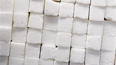 بلومبرج: مصادرة آلاف الأطنان من السكر من شركة 