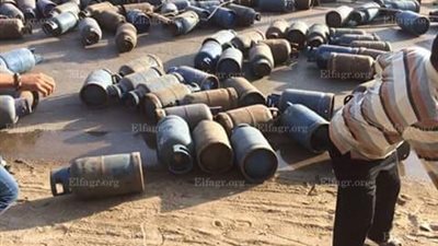 الصور الأولى لانقلاب سيارة محملة باسطوانات البوتجاز بالغربية