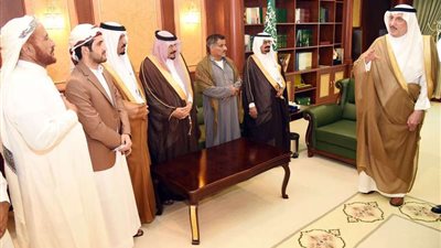 أمير جازان يستقبل ذوي القتيل اليمني 