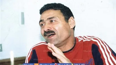 شوبير يهدي قصة عودة ثابت البطل لأحمد الشناوي