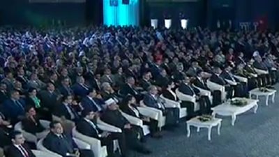 الشباب يحرصون على عرض فيلم لاجتيازهم رحلة برنامج التدريب الرئاسي للقيادة‎ بمؤتمر شرم 