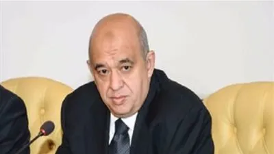 وزير السياحة يقرر تخفيض التمثيل في المعارض الدولية لأدنى مستوياته
