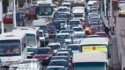 شلل مروري أعلى محور المشير طنطاوي بعد تصادم سيارتين